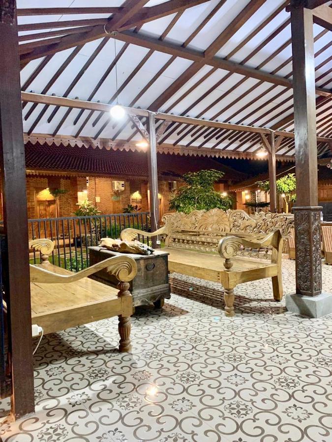 Djoglo Djatimalang Guesthouse 勿里达 外观 照片