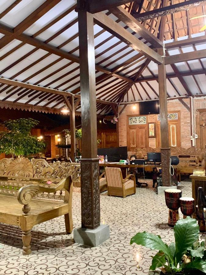 Djoglo Djatimalang Guesthouse 勿里达 外观 照片