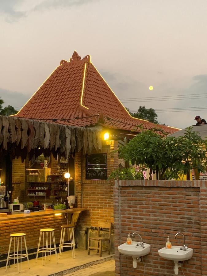 Djoglo Djatimalang Guesthouse 勿里达 外观 照片